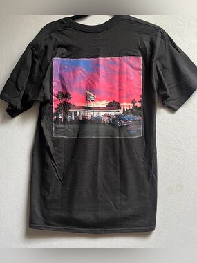 In-N-Out Burger Arizona Sunset Car Graphic T-Shirt M